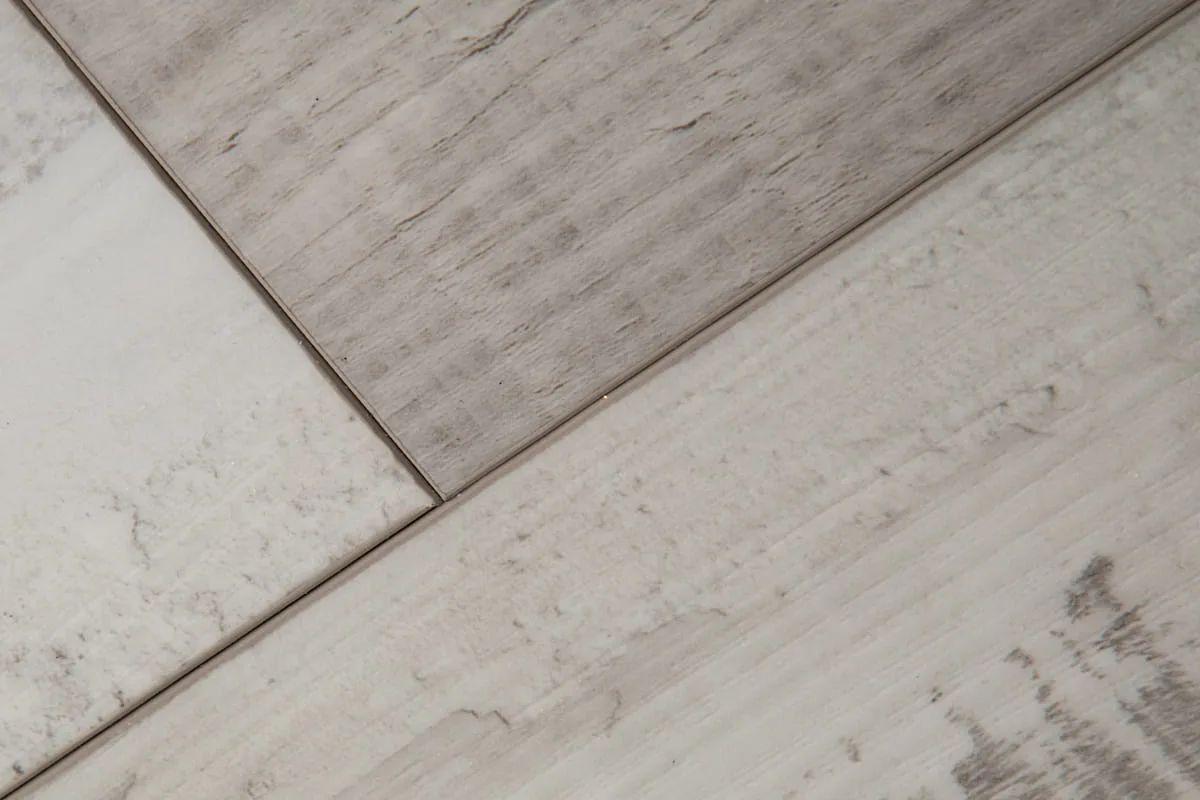 Кварцвиниловый SPC ламинат StoneWood Натура Дуб Флерон Fleron E-007-03 4V 1220×180×5,5