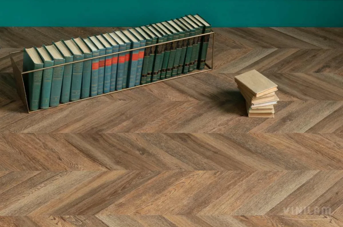Кварцвиниловый SPC ламинат Vinilam Parquet Chevron Шеврон Нормандия RI153610CL4 французская елка 1293×305×8,5