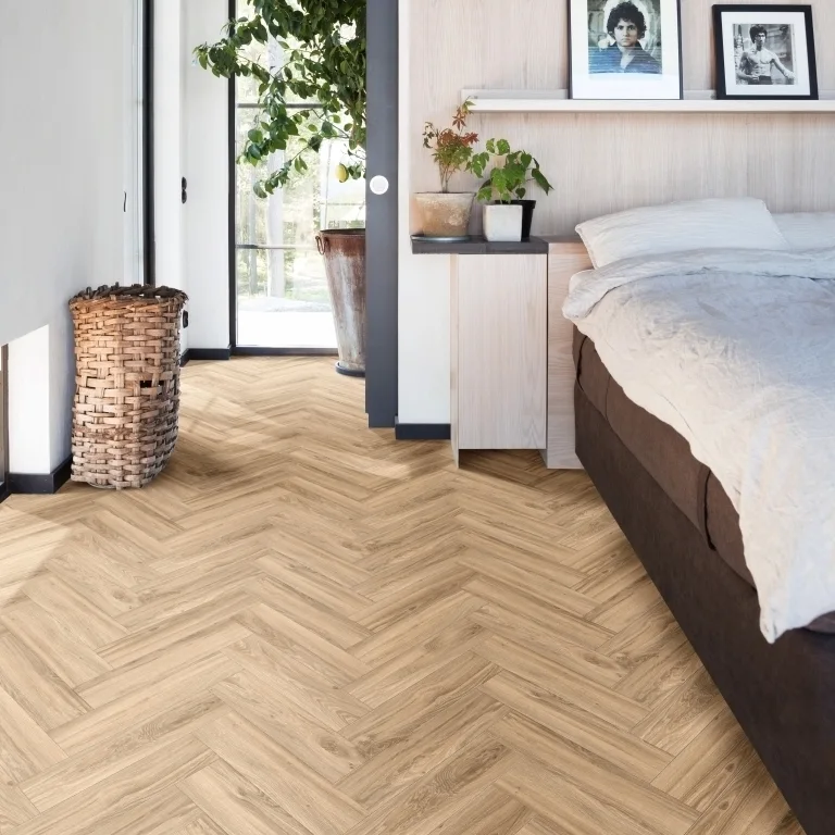 Кварцвиниловая плитка Moduleo клеевая Roots Herringbone Blackjack Oak 22229 венгерская елка 632×158×2,5