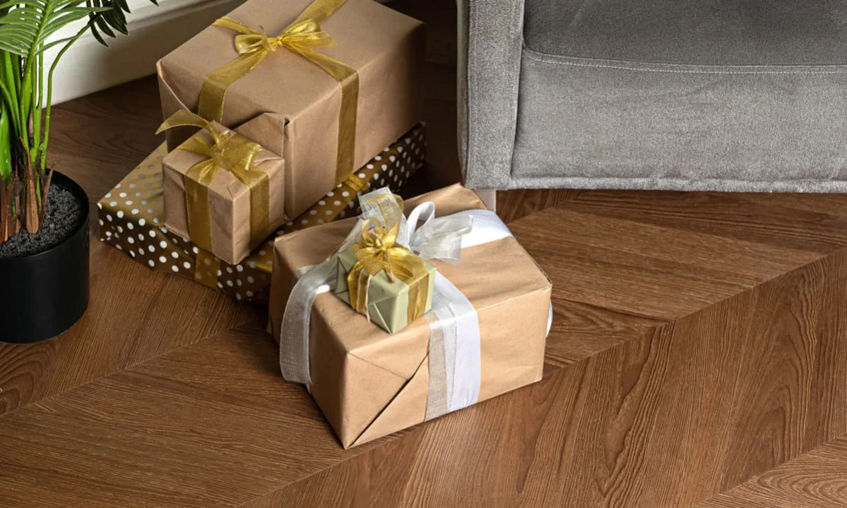 Кварцвиниловая плитка Vinilam клеевая Parquet Chevron Glue Шеврон Плезир I1651102 французская елка 690×115×2,5