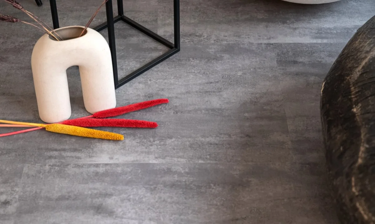 Кварцвиниловый SPC ламинат Vinilam Ceramo Stone Цемент Серый 71616 940×470×8