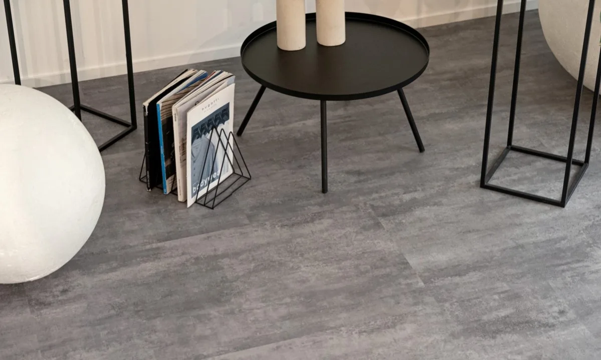 Кварцвиниловый SPC ламинат Vinilam Ceramo Stone Цемент Серый 71616 940×470×8