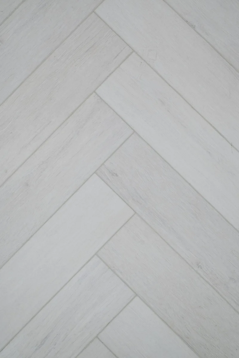 Кварцвиниловая плитка Damy Floor клеевая London LVT Кардифф 191023EL-05-LVT венгерская елка 590×118×2,5