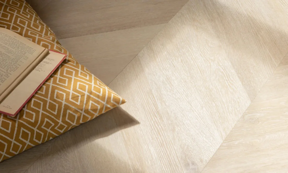 Кварцвиниловая плитка Vinilam клеевая Parquet Chevron Glue Шеврон Сезар RI4445118CL4 французская елка 690×115×2,5