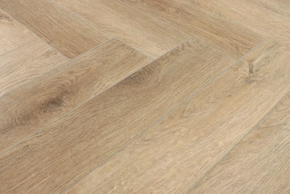 Кварцвиниловая плитка Cronafloor клеевая Herringbone Дуб Монпелье H LVT 004 венгерская елка 640×128×2,5