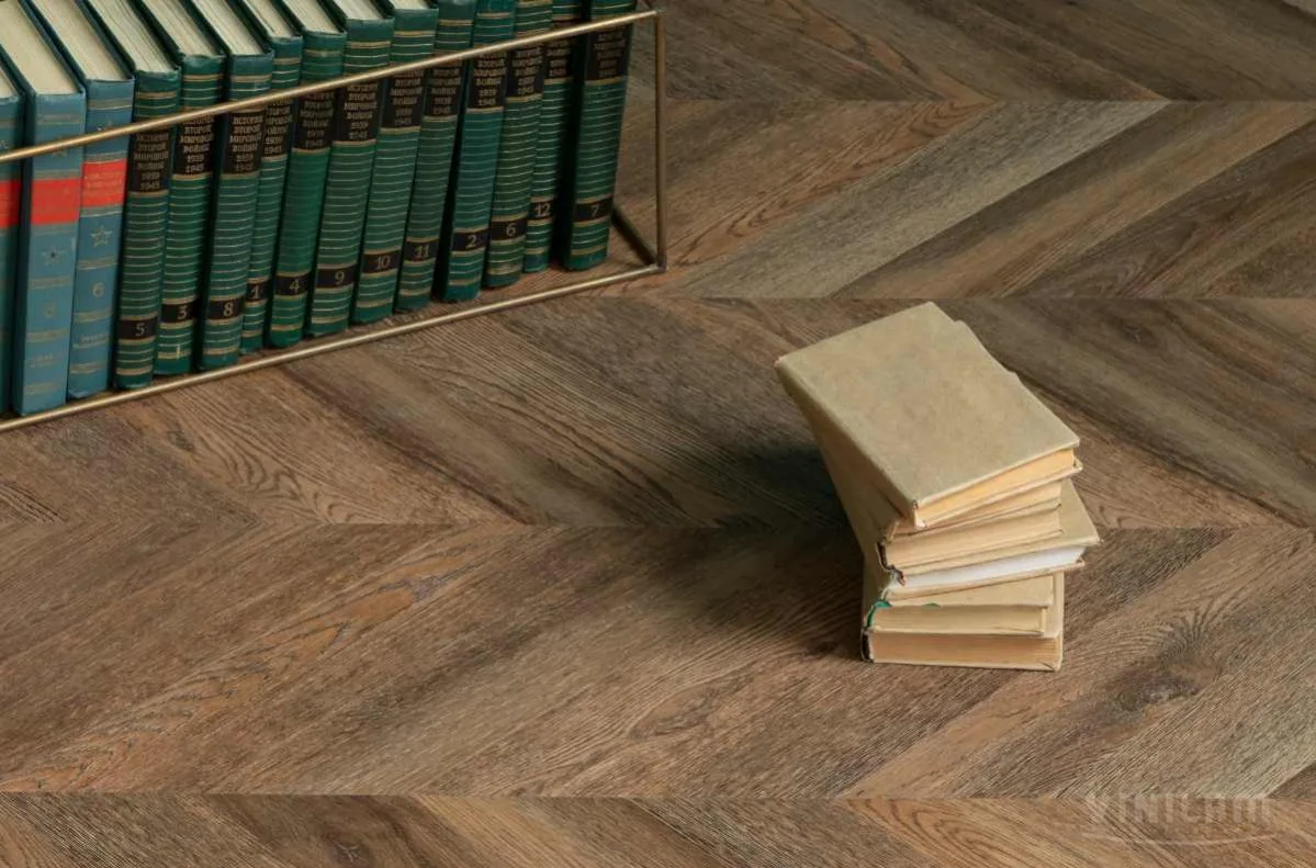 Кварцвиниловый SPC ламинат Vinilam Parquet Chevron Шеврон Нормандия RI153610CL4 французская елка 1293×305×8,5