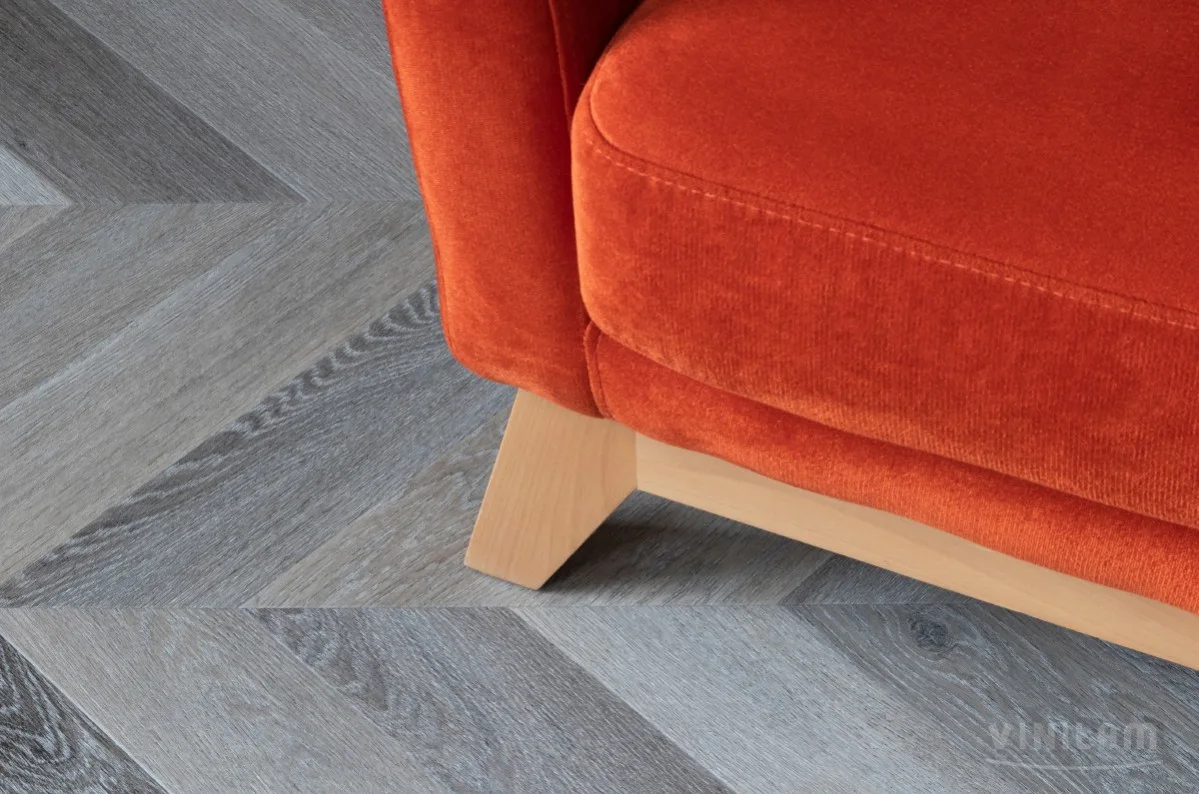 Кварцвиниловый SPC ламинат Vinilam Parquet Chevron Шеврон Легран RI444515CL4 французская елка 1293×305×8,5