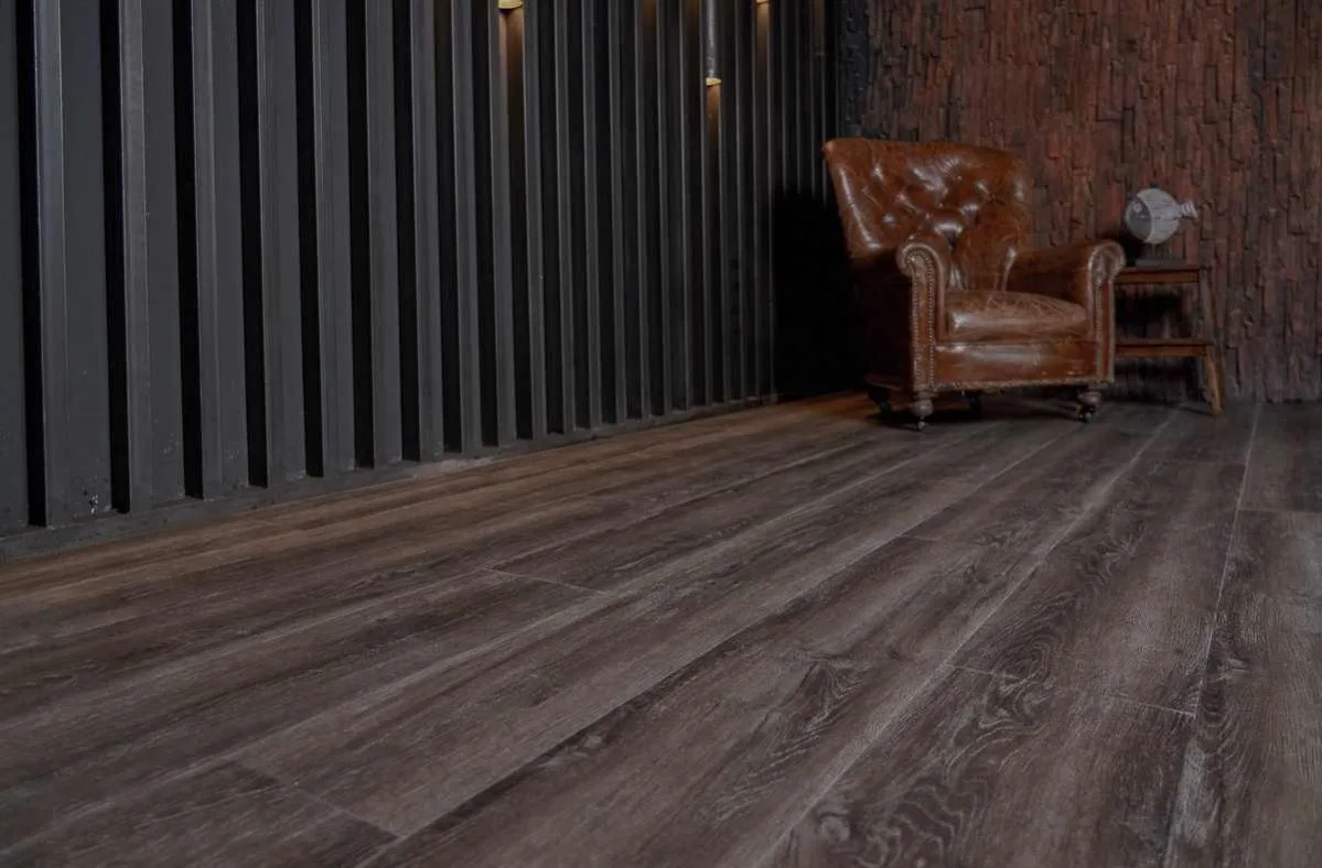 Кварцвиниловый SPC ламинат Vinilam Ceramo XXL Дуб Лугано 8890-EIR 1520×225×5,5
