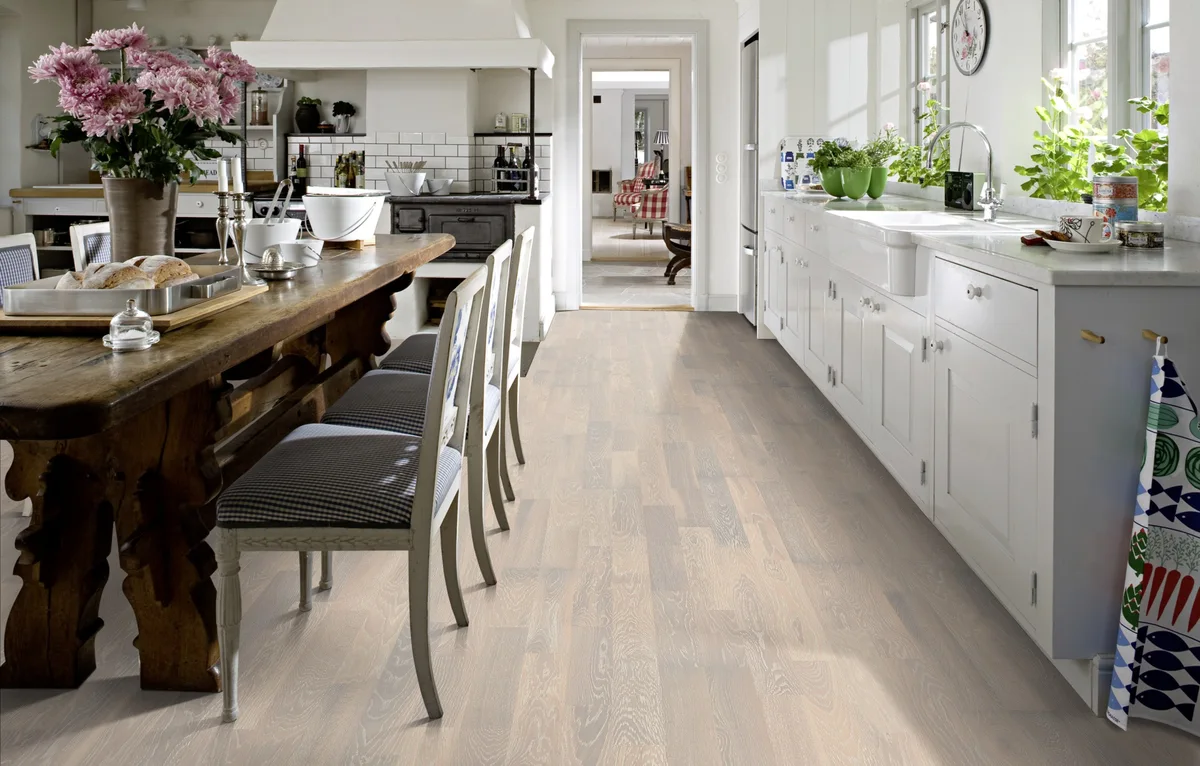 Паркетная доска Kahrs Гармония Дуб Сливки Cream 152N7BEK0WKW240 Variation 2423×200×15
