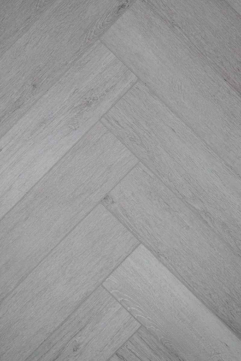 Кварцвиниловая плитка Damy Floor клеевая London LVT Йорк 191023EL-04-LVT венгерская елка 590×118×2,5