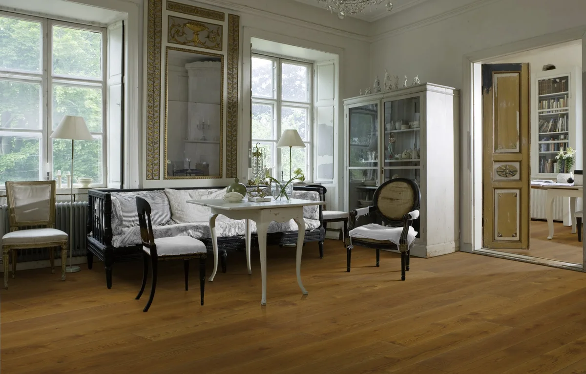 Паркетная доска Kahrs Новая классика Дуб Янтарь Nouveau Rich 151N8AEKQ1KW240 Lively 2420×187×15