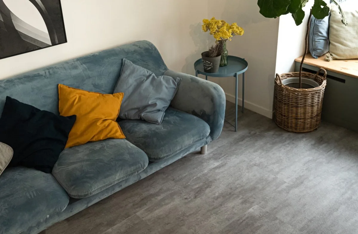 Кварцвиниловый SPC ламинат Vinilam Ceramo Stone Цемент Светлый 71614 940×470×8