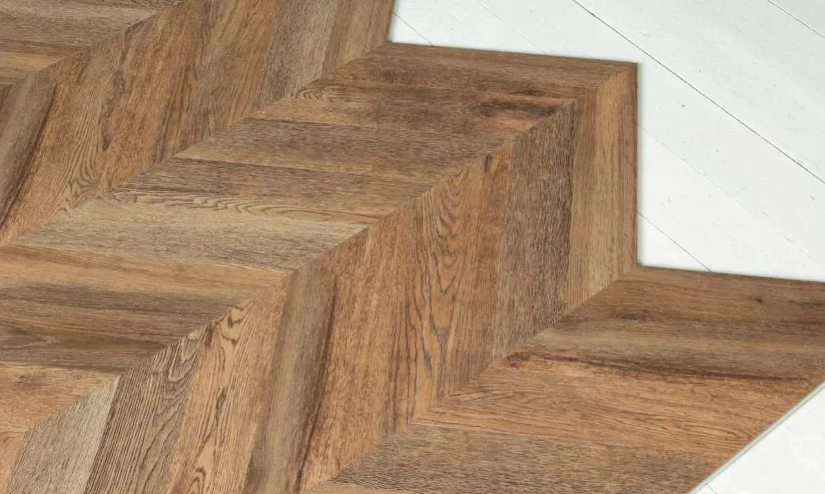Кварцвиниловая плитка Vinilam клеевая Parquet Chevron Glue Шеврон Нормандия RI153610CL4 французская елка 690×115×2,5