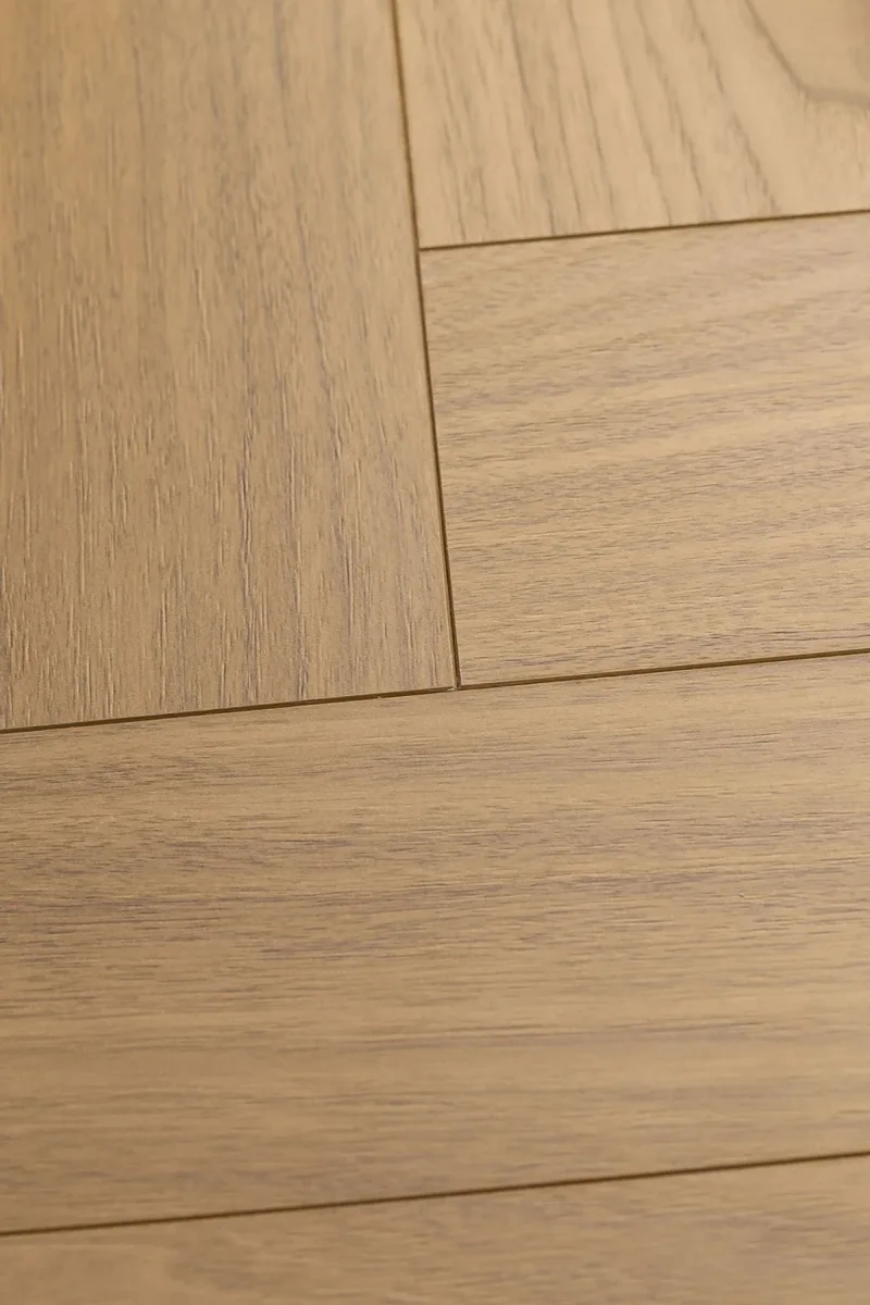 Ламинат FirstFloor Фактурный Матовый Орех Велюрра 1F309 венгерская елка 606×101×8