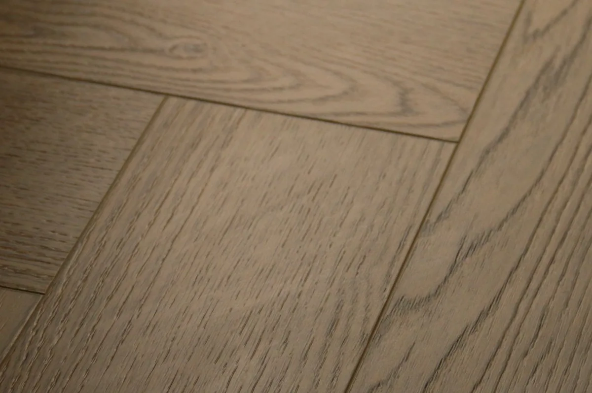 Кварцвиниловая плитка Damy Floor клеевая London LVT Ноттингем 0030-6L-LVT венгерская елка 590×118×2,5
