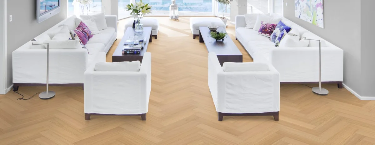 Паркетная доска Kahrs Life Authentic Herringbone Oak Chamomille Left LTCLRW5001L-121 Calm венгерская елка 593×121×10