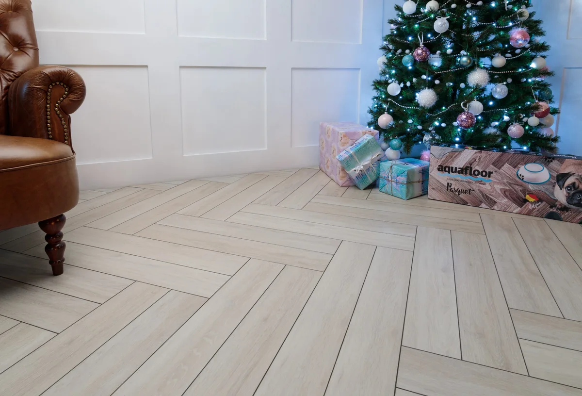 Кварцвиниловый SPC ламинат Aquafloor Parquet Plus AF6017PQ венгерская елка 720×120×7