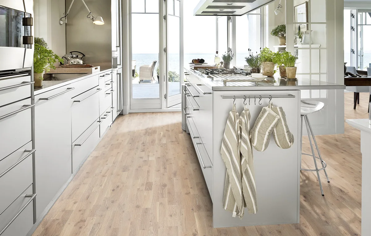 Паркетная доска Kahrs Гармония Дуб Роса Dew 153N6EEKFVKW240 Lively 2423×200×15