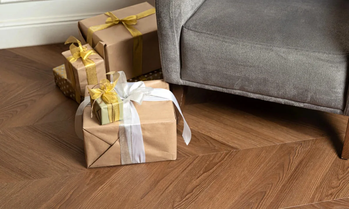 Кварцвиниловая плитка Vinilam клеевая Parquet Chevron Glue Шеврон Плезир I1651102 французская елка 690×115×2,5