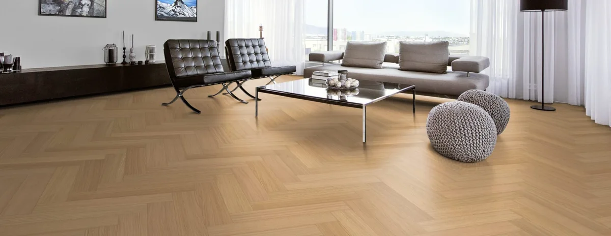 Паркетная доска Kahrs Life Authentic Herringbone Oak Chamomille Left LTCLRW5001L-121 Calm венгерская елка 593×121×10